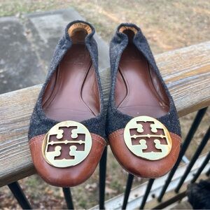 Tory Burch Serena wool flannel Reva leather  Flats Logo
